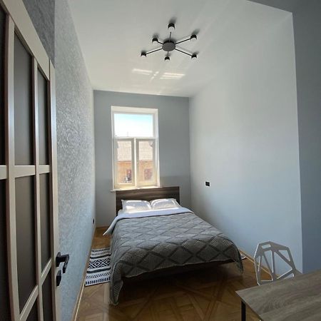 3 Bedrooms Apartment On Nasypna 3 Лвив Екстериор снимка