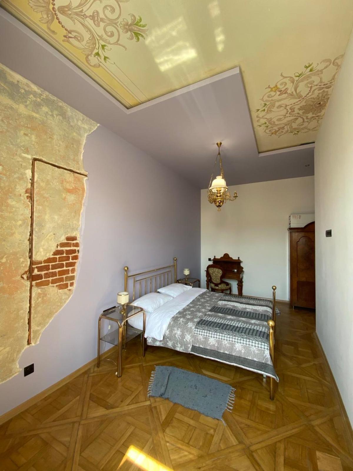 3 Bedrooms Apartment On Nasypna 3 Лвив Екстериор снимка