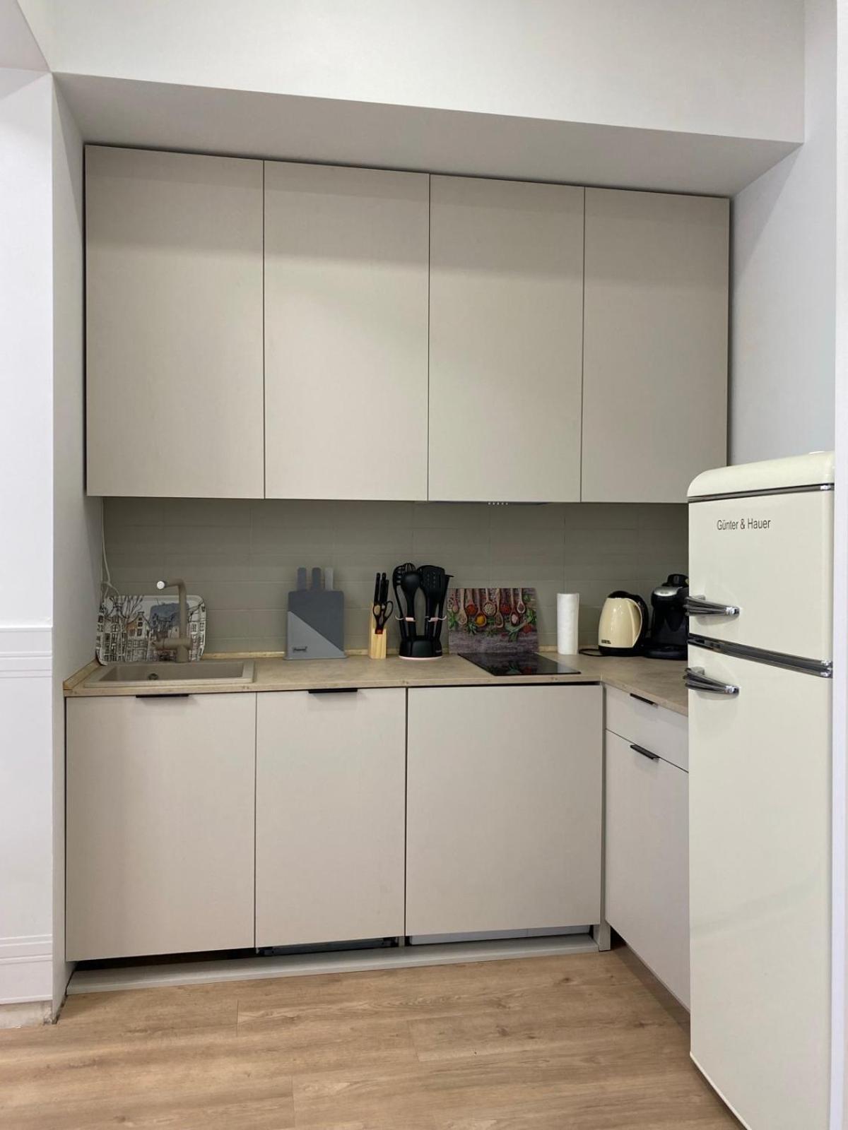 3 Bedrooms Apartment On Nasypna 3 Лвив Екстериор снимка